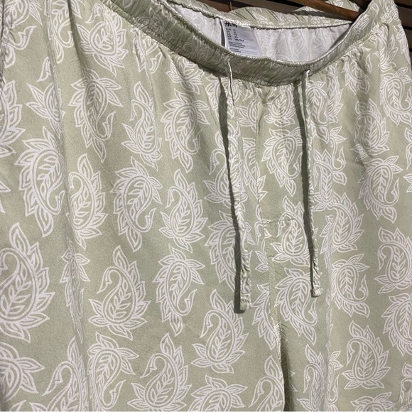 MENS XL TWO-PIECE FESTIVAL SET - Picture 5 of 6